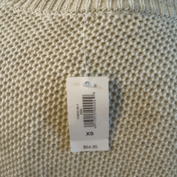 Women's NWT Gap Body Cream White Split Bottom Crew Neck Sweater Size XS MSRP 65 - Picture 5 of 5